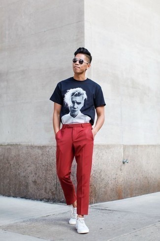 С чем носить красные брюки чинос