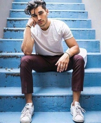 Какие низкие кеды носить с красными брюками чинос