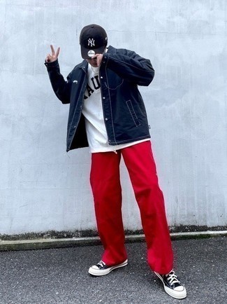 Какие куртки-рубашки носить с красными брюками чинос