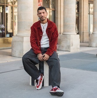 С чем носить красную вельветовую куртку мужчине
