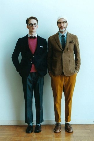 Какие пиджаки носить с красным свитером с круглым вырезом мужчине