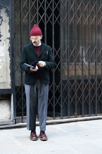 Какие пиджаки носить с красным свитером с круглым вырезом мужчине