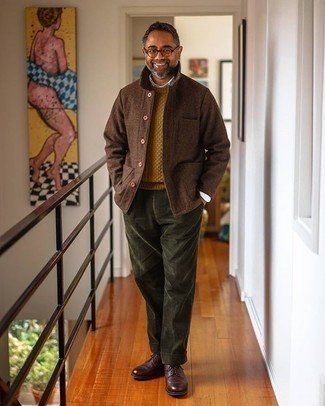 С чем носить красные туфли дерби