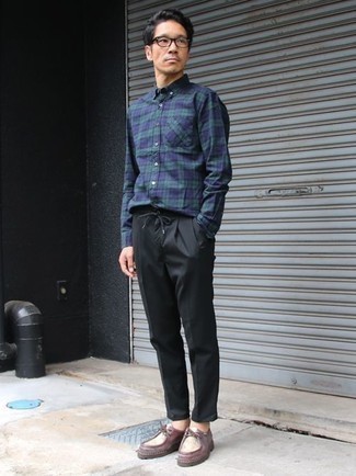 С чем носить красные ботинки дезерты