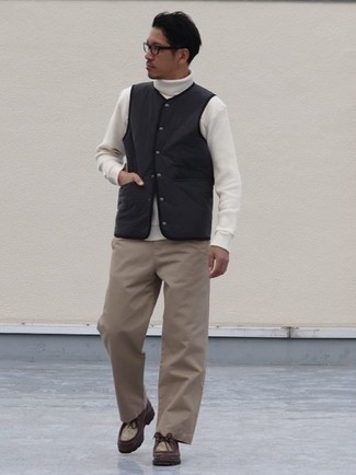 С чем носить красные ботинки дезерты