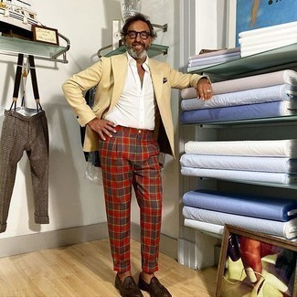 Какие пиджаки носить с красными классическими брюками мужчине