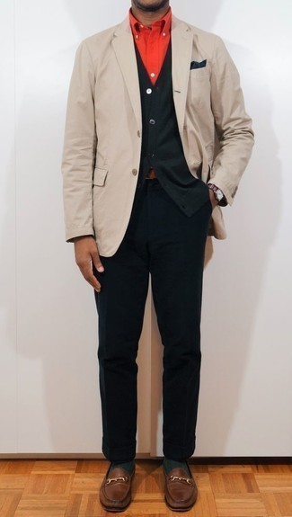 С чем носить красную классическую рубашку мужчине