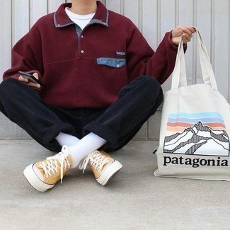 С чем носить красный флисовый свитер с воротником на пуговицах