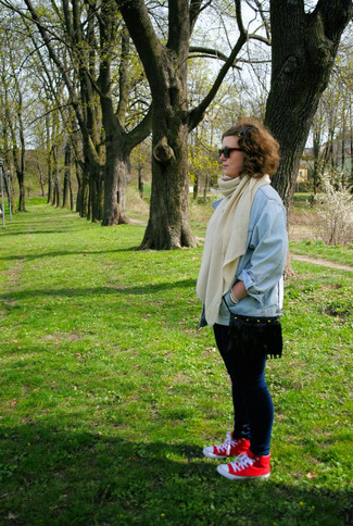 С чем носить красные высокие кеды женщине