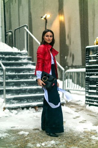 С чем носить красную куртку женщине