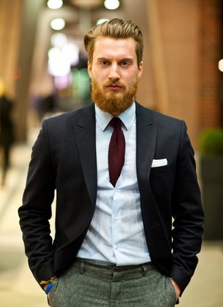 С чем носить красный вязаный галстук мужчине