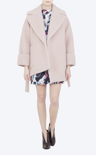 С чем носить красные кожаные ботинки женщине