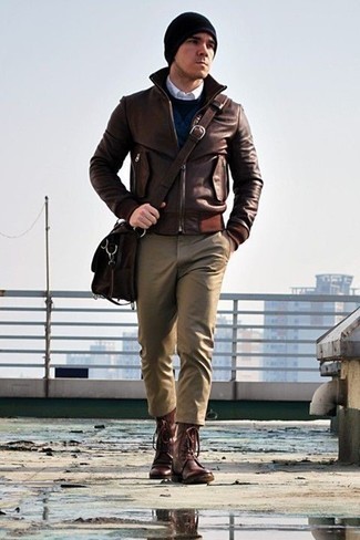 С чем носить красные кожаные повседневные ботинки мужчине