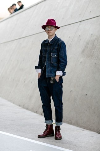 С чем носить красные кожаные повседневные ботинки мужчине