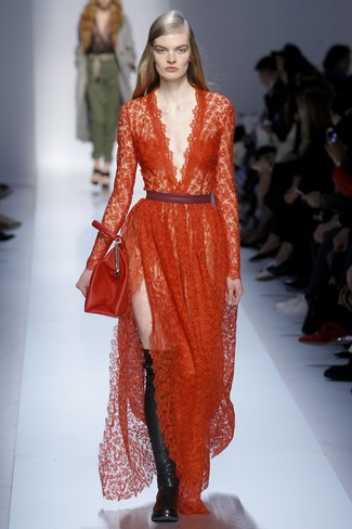 С чем носить красную кожаную сумочку