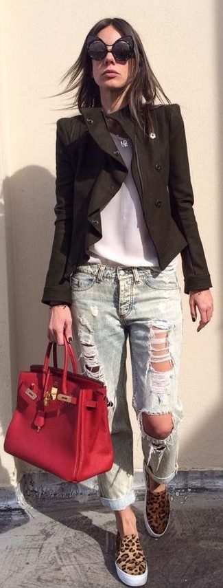 С чем носить красную кожаную большую сумку