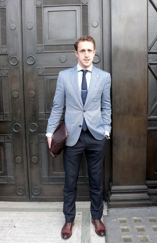 С чем носить красный кожаный мужской клатч мужчине