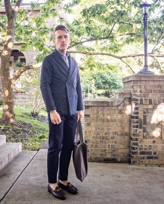 Какие кардиганы носить с красными лоферами мужчине