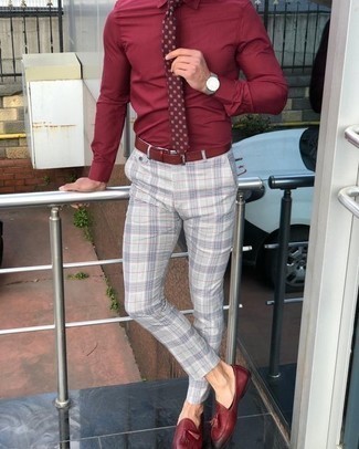 Какие брюки чинос носить с красными лоферами