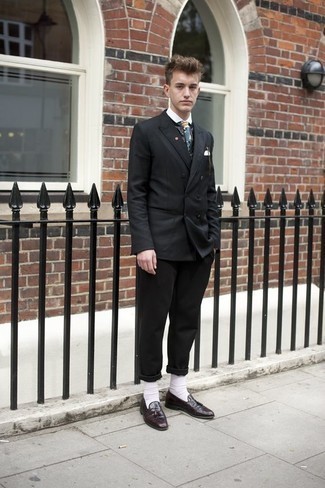 Какие брюки чинос носить с красными лоферами