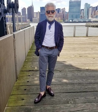 Какие брюки чинос носить с красными лоферами