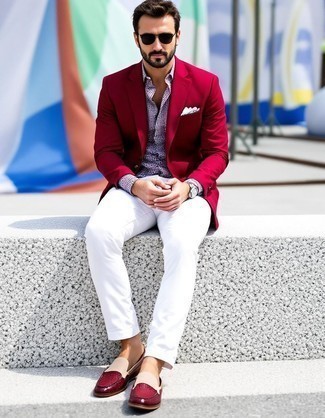 С чем носить красную рубашку с длинным рукавом мужчине