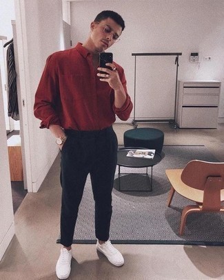 С чем носить красную рубашку с длинным рукавом мужчине