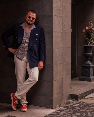 Какие пиджаки носить с красными низкими кедами мужчине