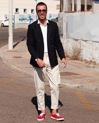 Какие футболки-поло носить с красными низкими кедами мужчине