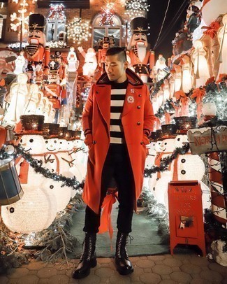 Как носить красное длинное пальто с черными брюками чинос