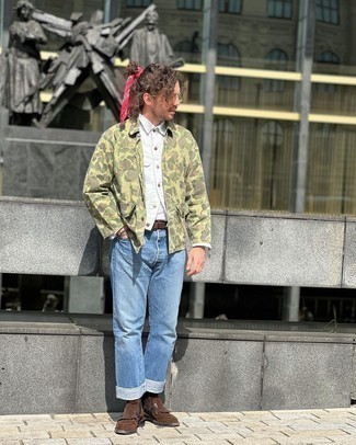 С чем носить красную бандану с "огурцами" мужчине