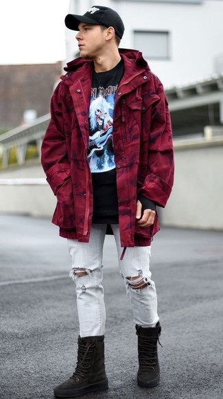 Какие высокие кеды носить с красной паркой мужчине