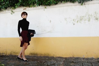 Какие водолазки носить с красной юбкой-карандаш