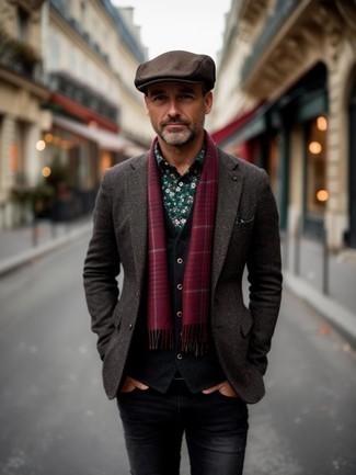 С чем носить красный шарф в шотландскую клетку мужчине