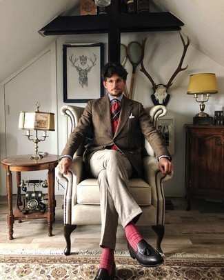 С чем носить красный галстук в шотландскую клетку мужчине