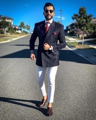 С чем носить красный нагрудный платок