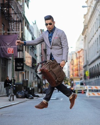 С чем носить красный нагрудный платок