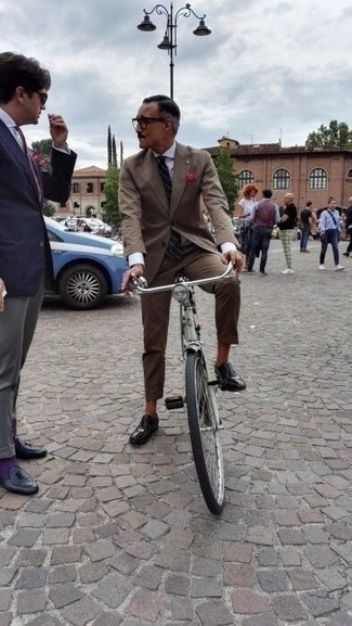 С чем носить красный нагрудный платок