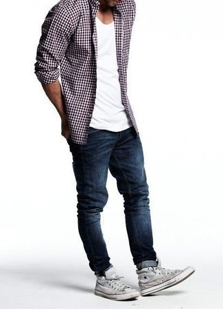 С чем носить красную рубашку с длинным рукавом в горошек мужчине