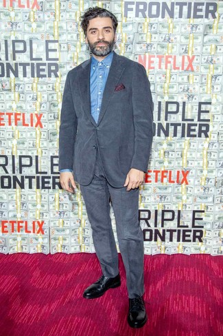 С чем носить красный нагрудный платок в горошек