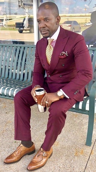 С чем носить красный нагрудный платок в горошек