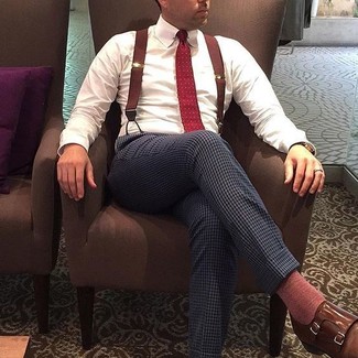 С чем носить красный галстук в горошек мужчине