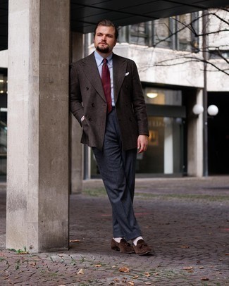 С чем носить красный галстук в горошек мужчине