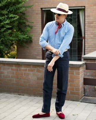 С чем носить красную бандану с принтом мужчине