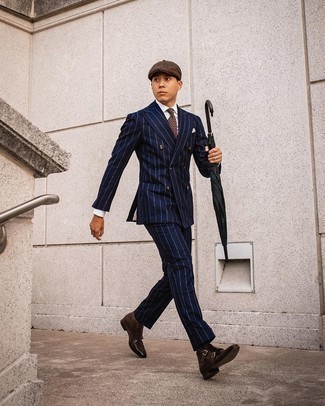 С чем носить красный галстук с принтом мужчине