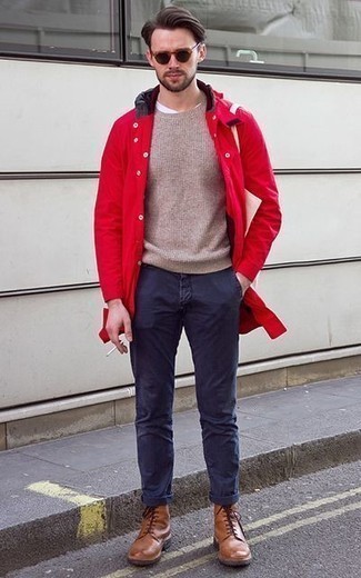 С чем носить красный дождевик мужчине