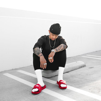 С чем носить красные сандалии мужчине