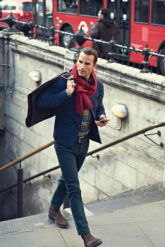 С чем носить красный шарф мужчине