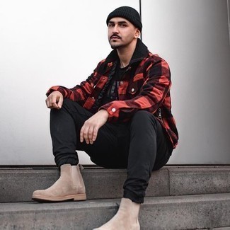 С чем носить красную куртку-рубашку мужчине
