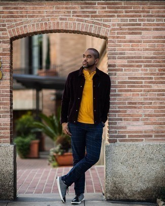 С чем носить красную куртку-рубашку мужчине